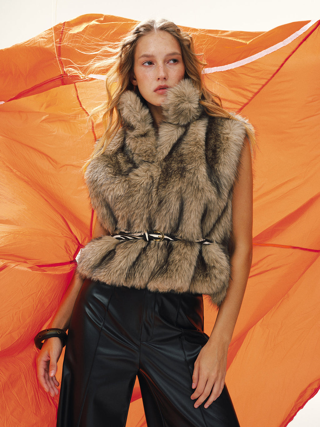 Gilet sans manches en fausse fourrure sans ceinture