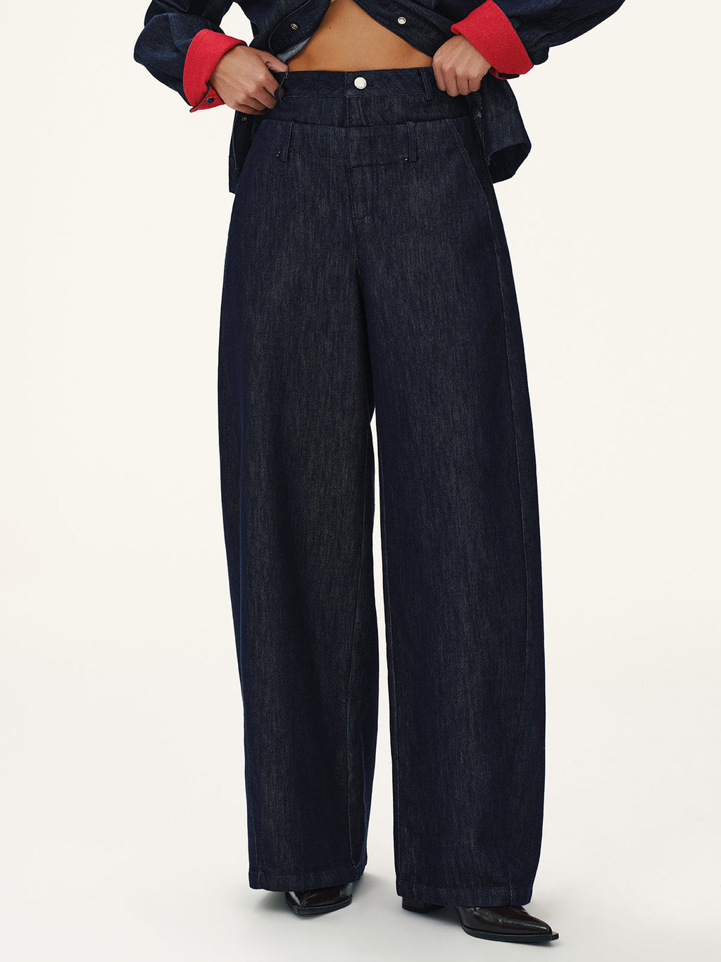 Jean droit en denim avec broderie cœur au dos