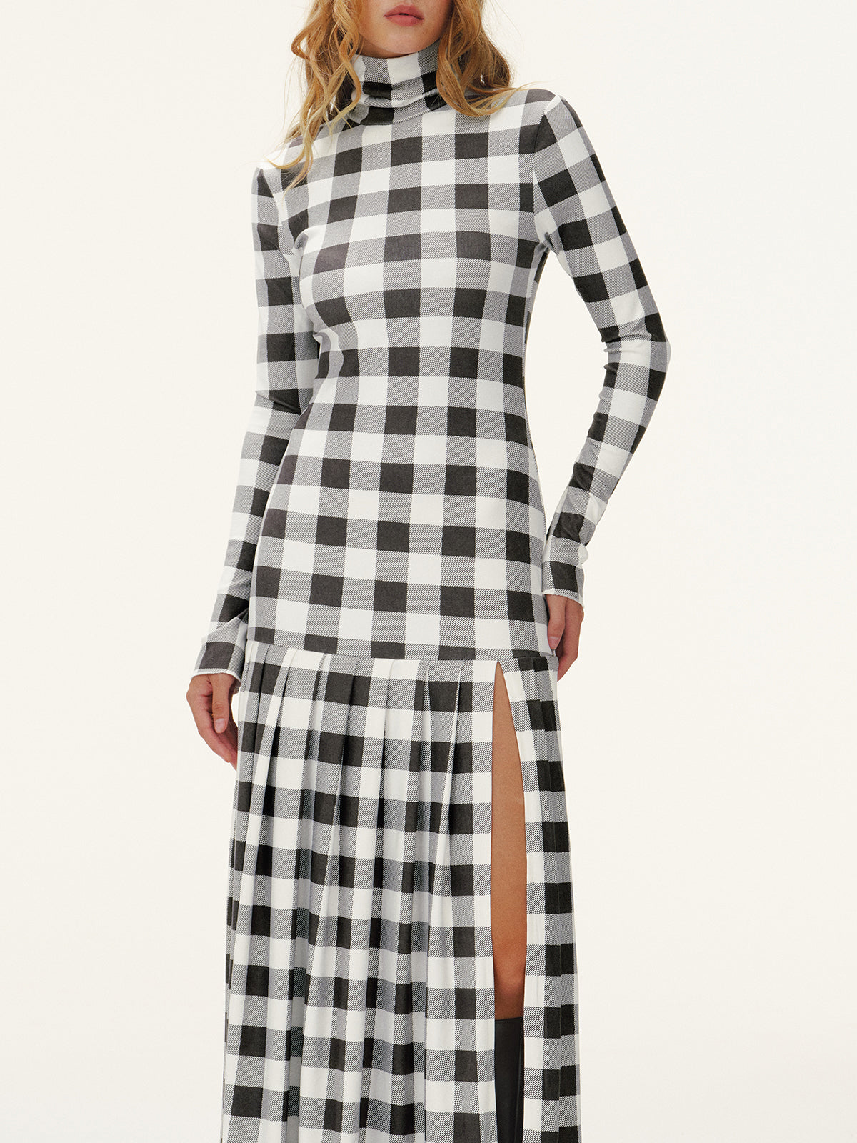 Robe longue maxi à col roulé, fendue, à carreaux et à manches longues