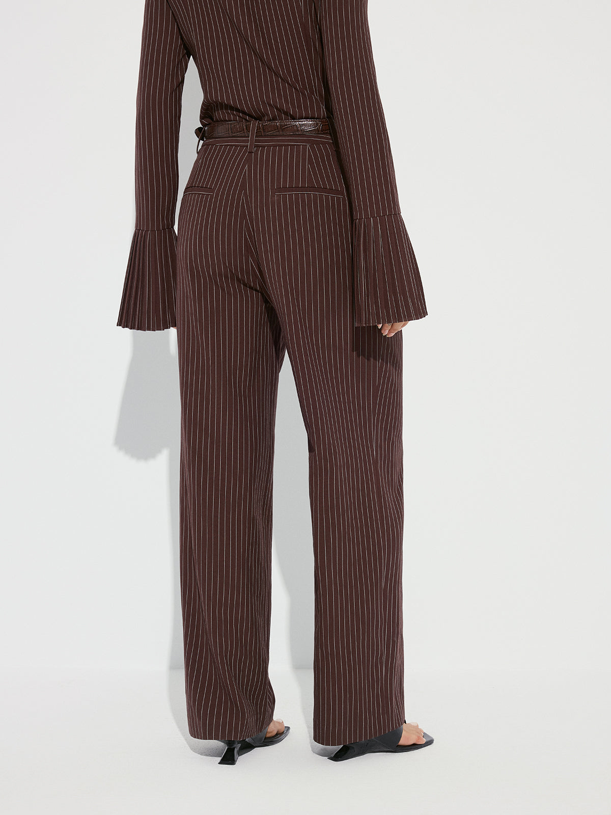 Pantalon plissé rayé à jambe large sans ceinture