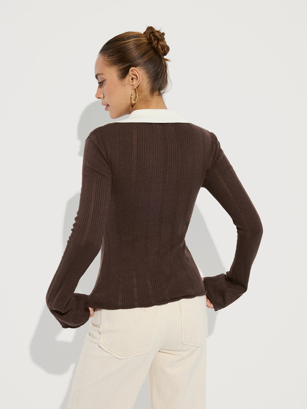Stricktop aus Wollmix mit Kontrastkragen