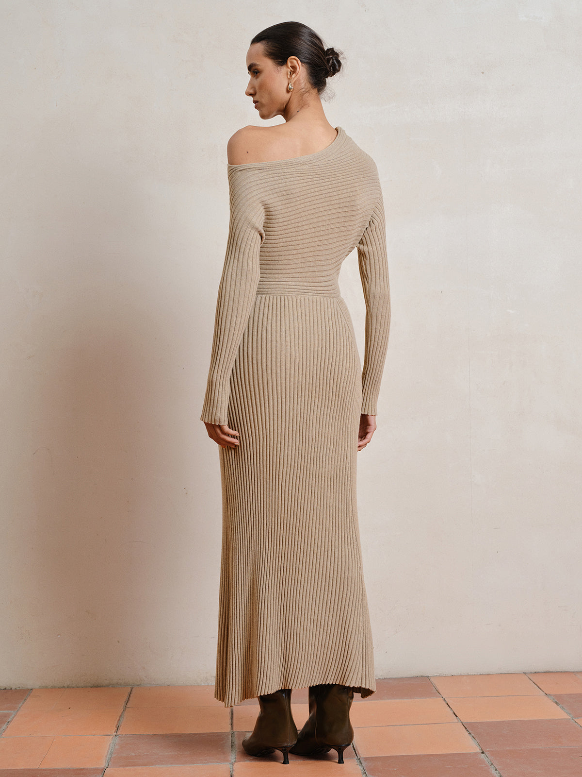 Maxikleid aus Woll-Mischgewebe mit Schlitz ohne Gürtel