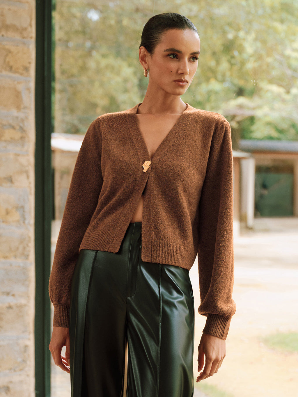 Cardigan en maille à col en V et boutons en métal