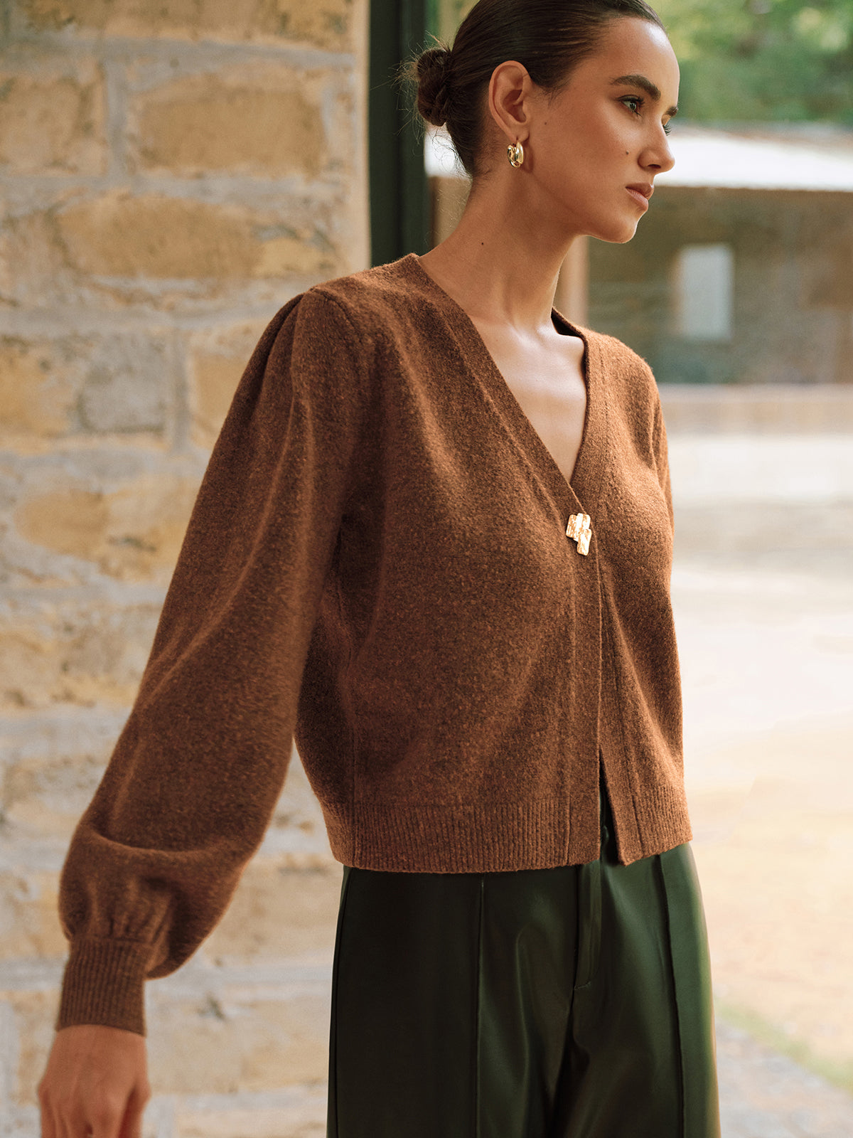 Cardigan en maille à col en V et boutons en métal