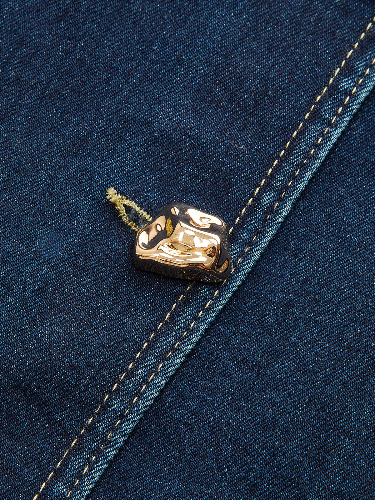 Jeanskleid mit Kragen, Schlag und Metallknöpfen