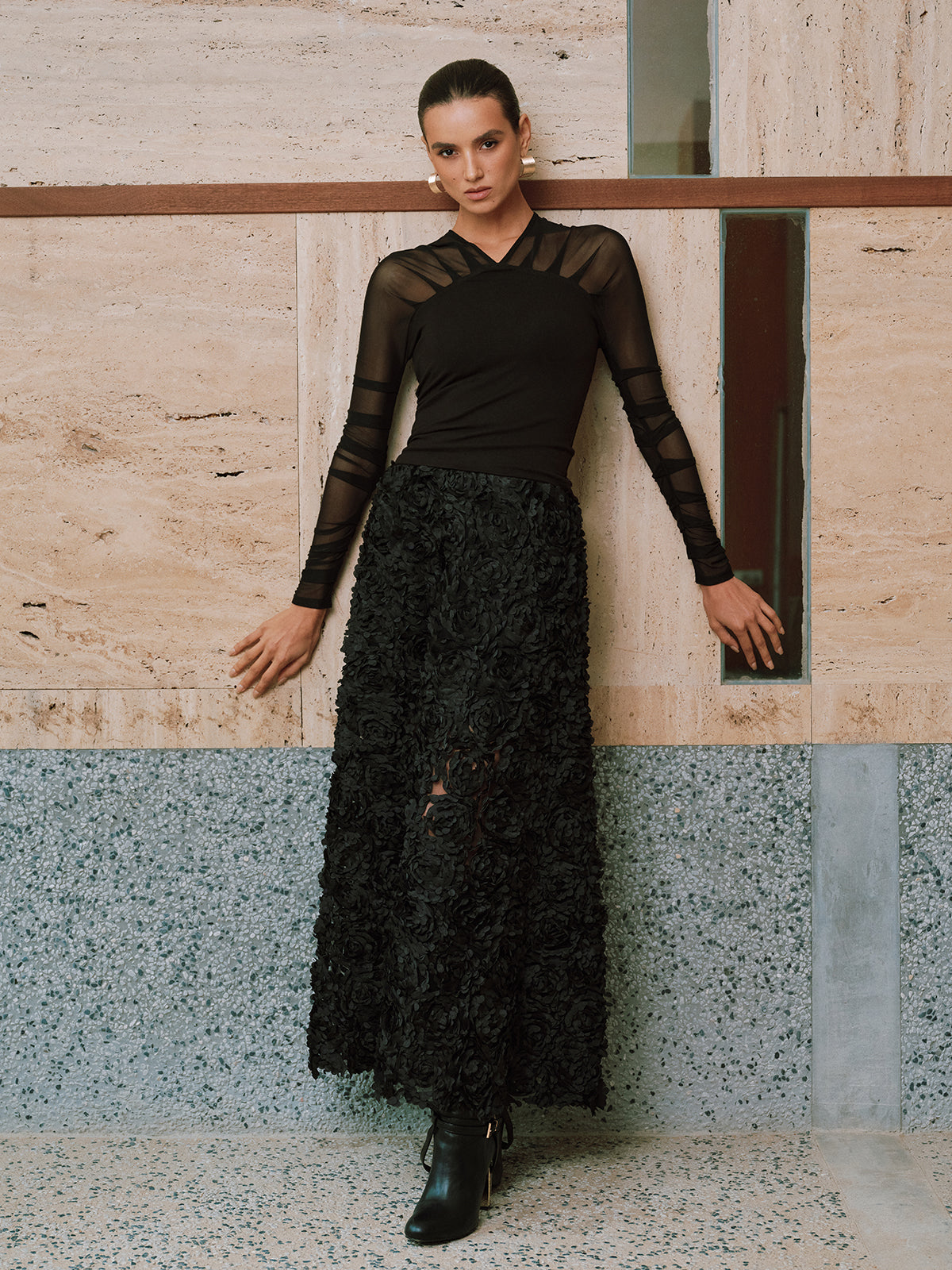Transparente Bluse mit Mesh-Einsätzen und V-Ausschnitt