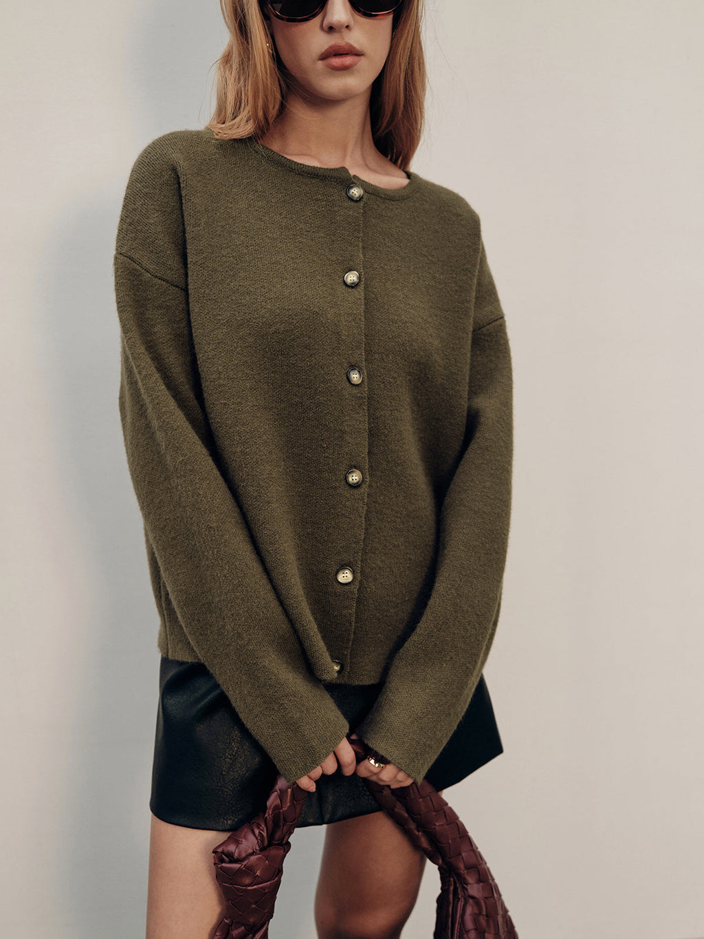 Cardigan en maille boutonné avec écharpe intégrée