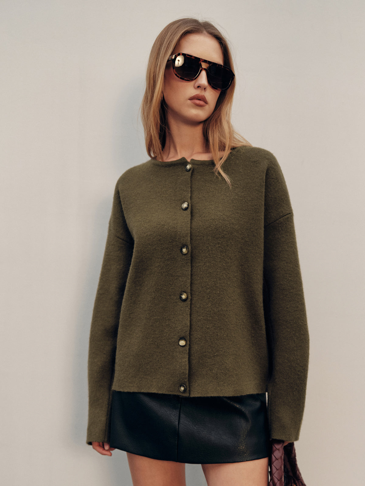 Cardigan en maille boutonné avec écharpe intégrée