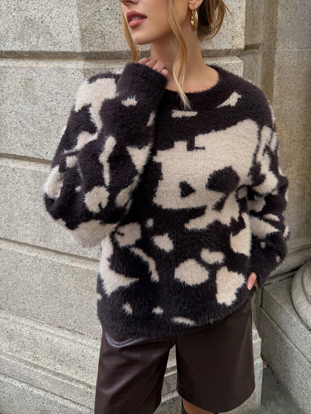Kuhfell-Fleece-Pullover mit Rundhalsausschnitt