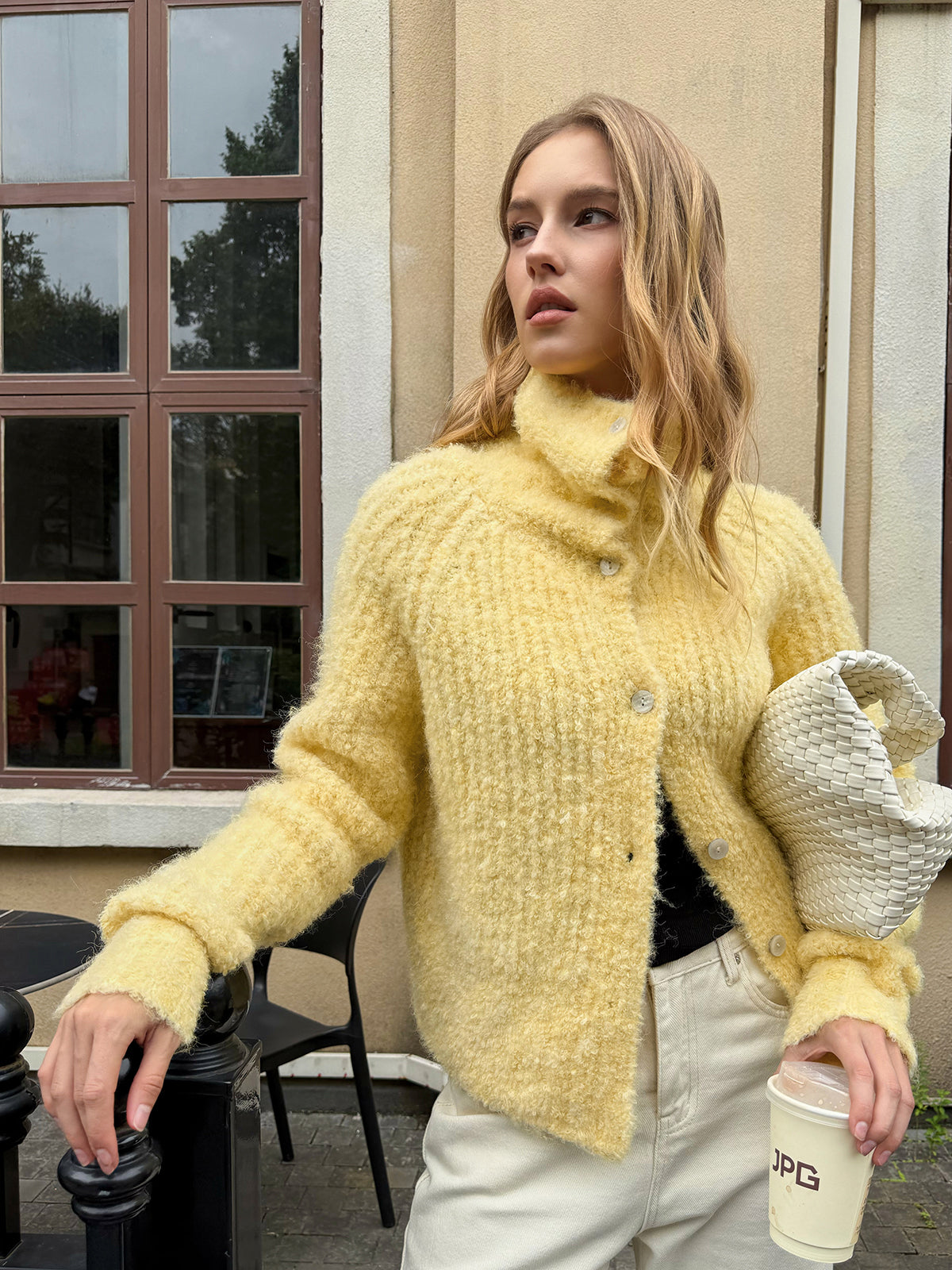 Strickjacke mit Kragen aus Wollmischung