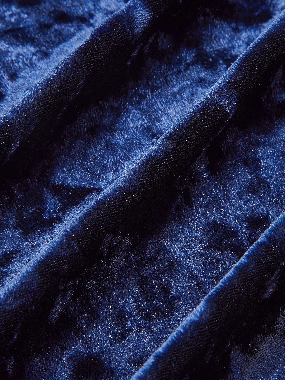 Maxikleid aus gerafftem Samt mit Metallknöpfen