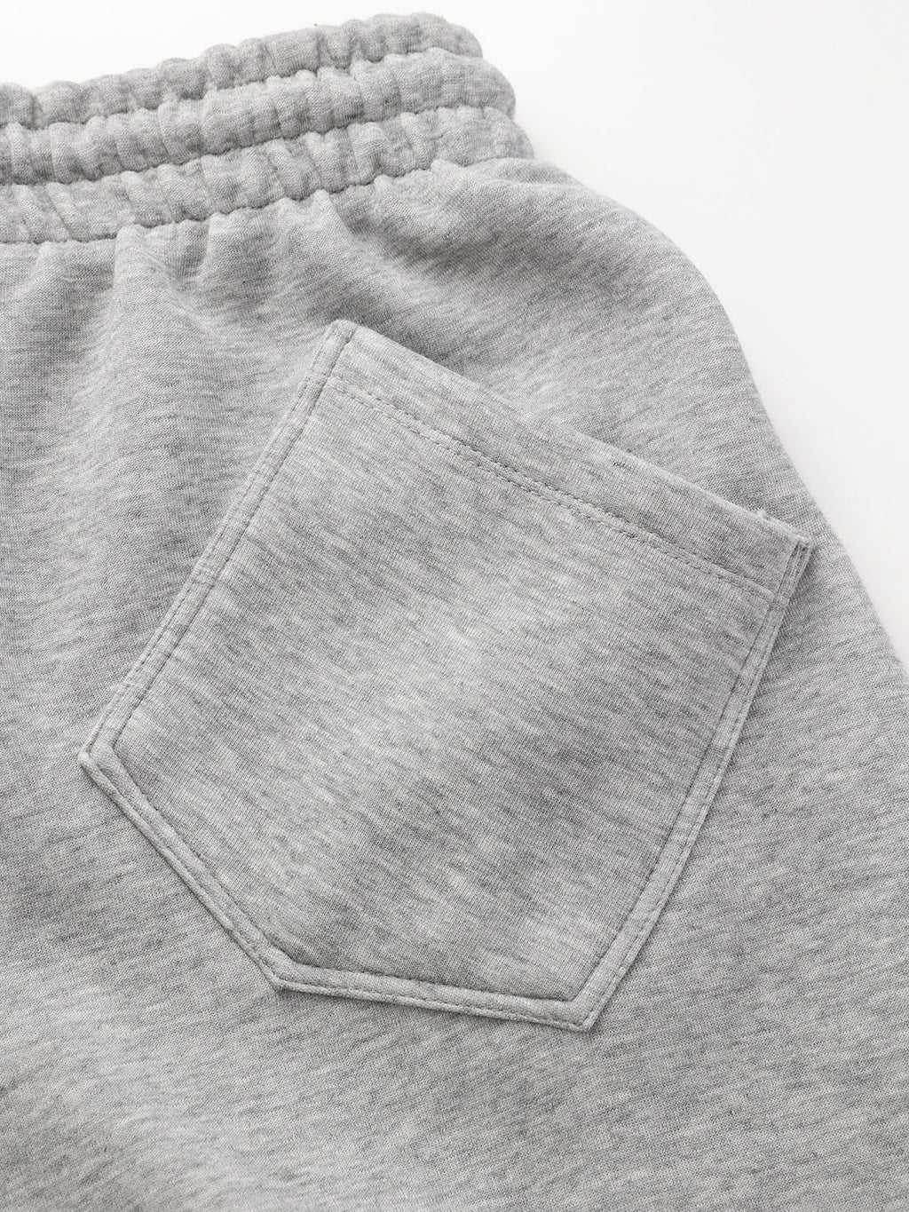 Sweatpants mit geschwungenem Bein und Kordelzug