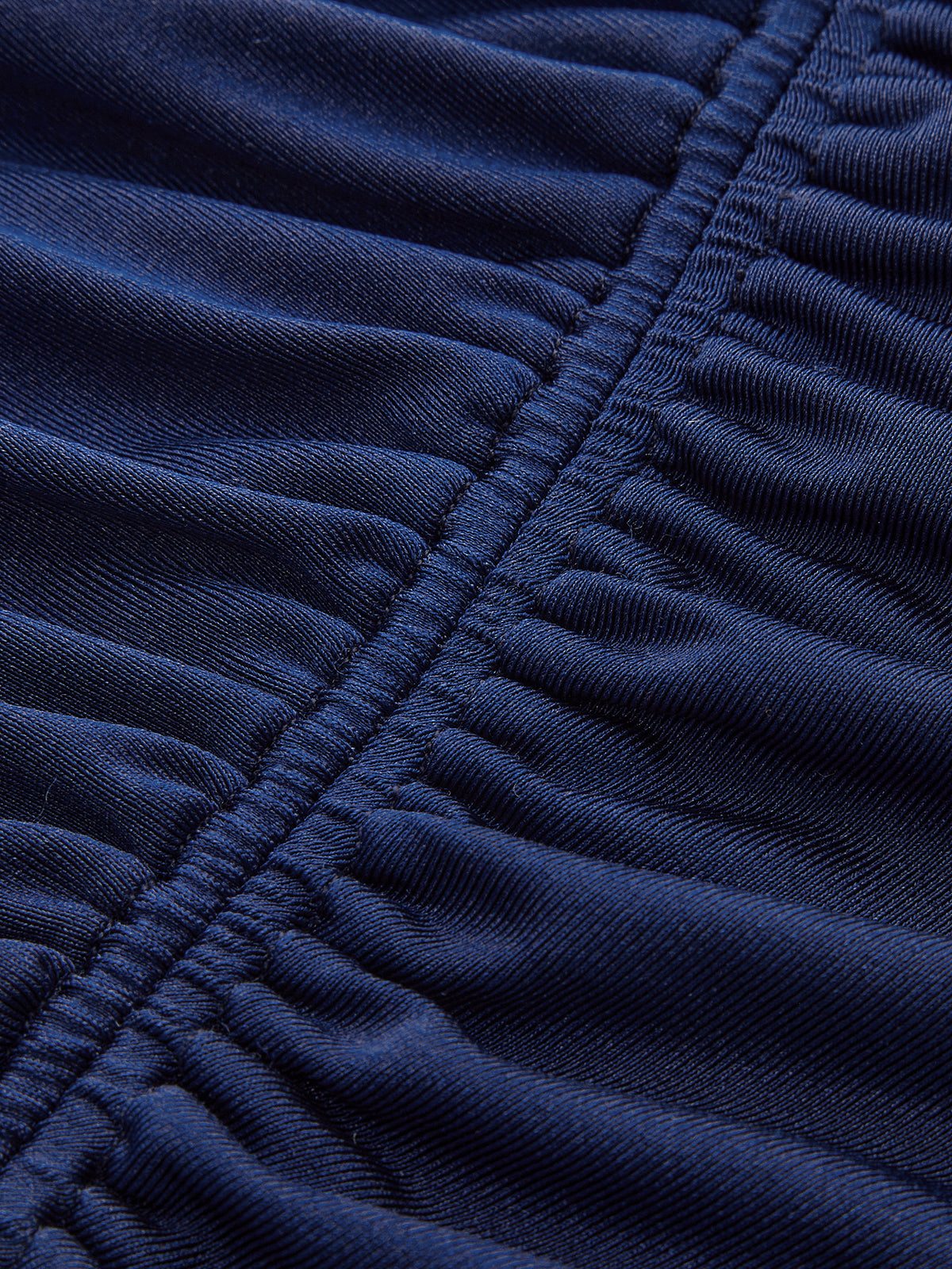 Raffiniertes Maxikleid mit langen Ärmeln