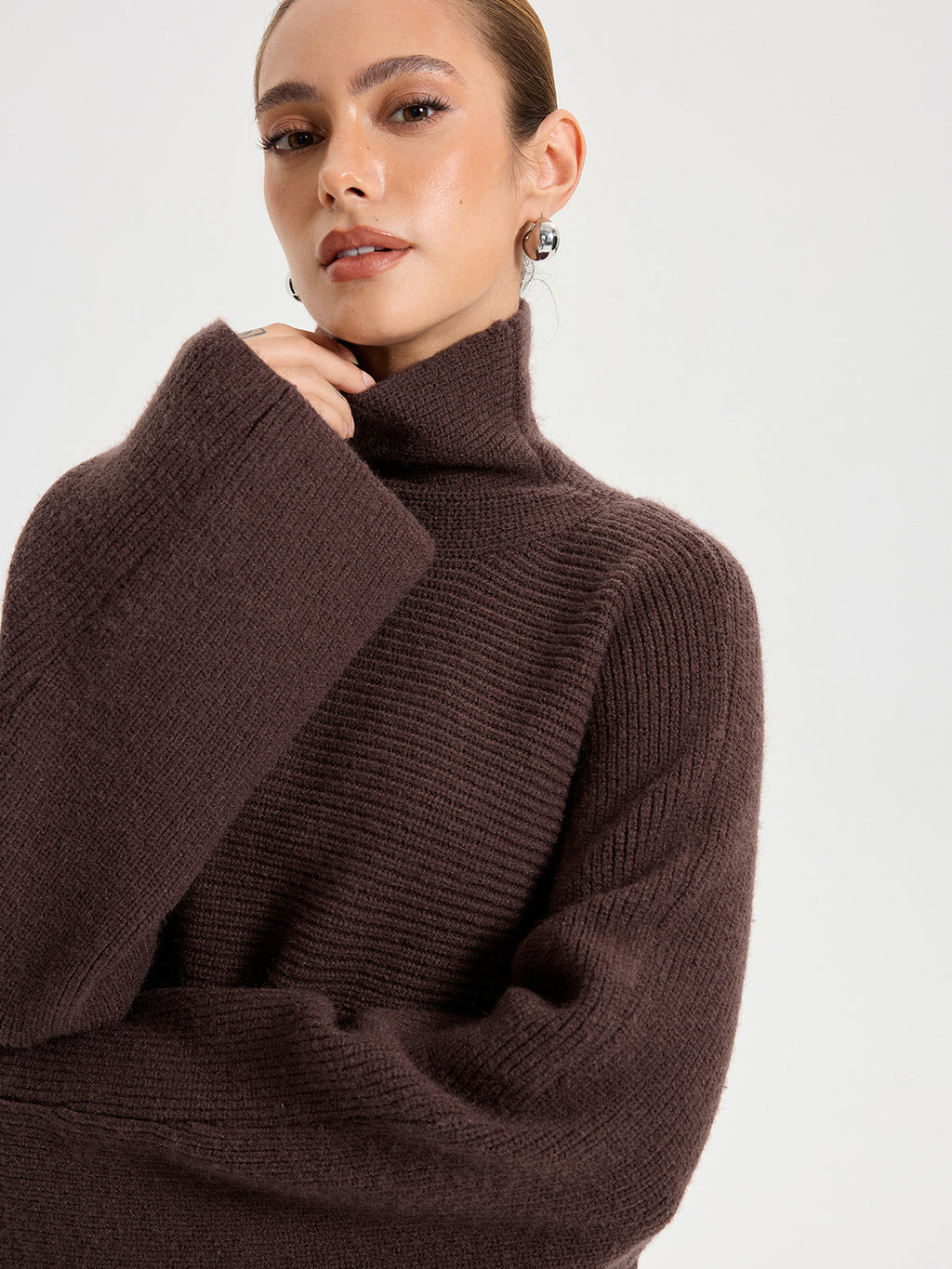 Ensemble pull col roulé en maille et jupe longue