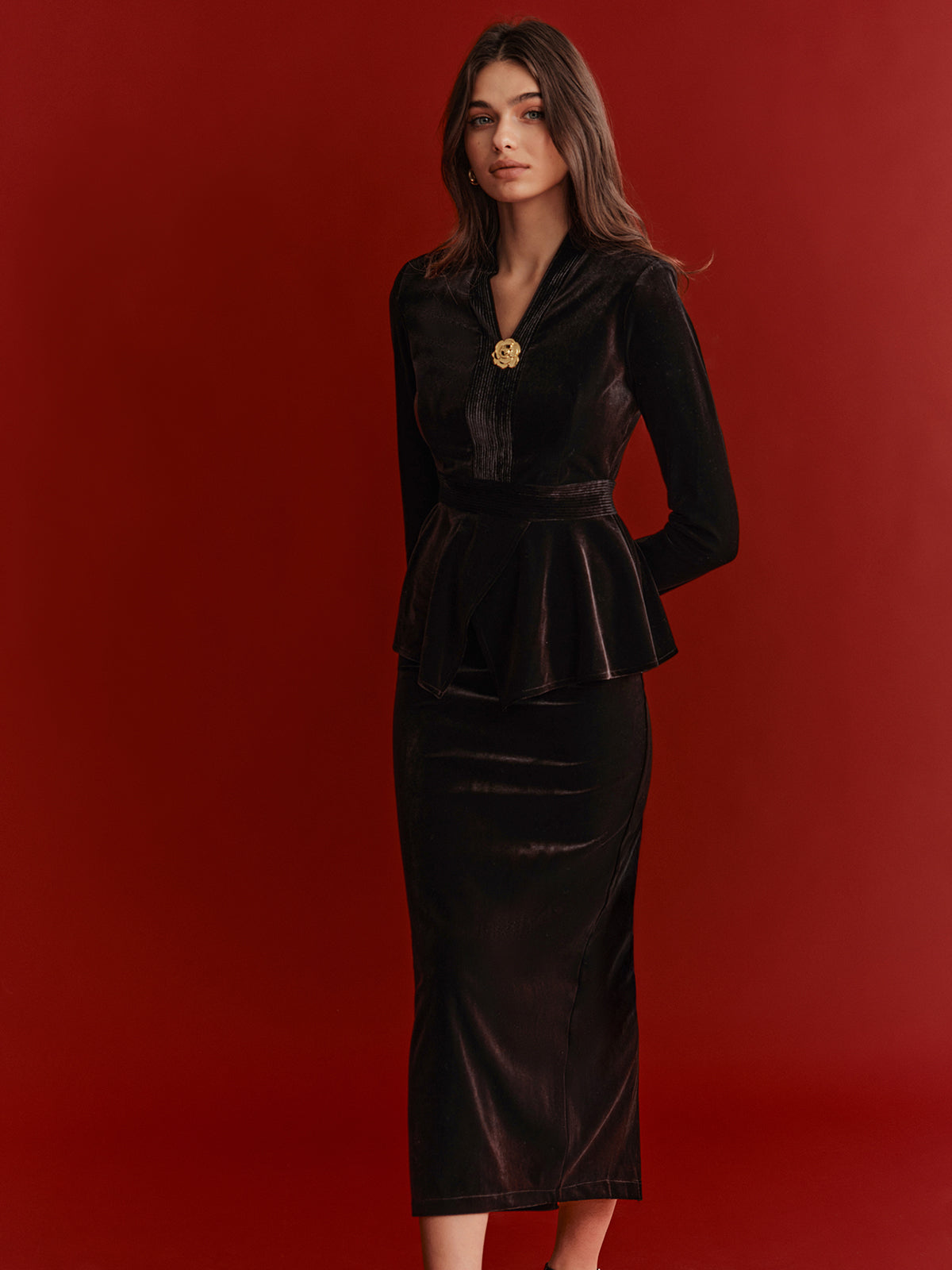 Samt-Peplum-Top und Midirock-Set