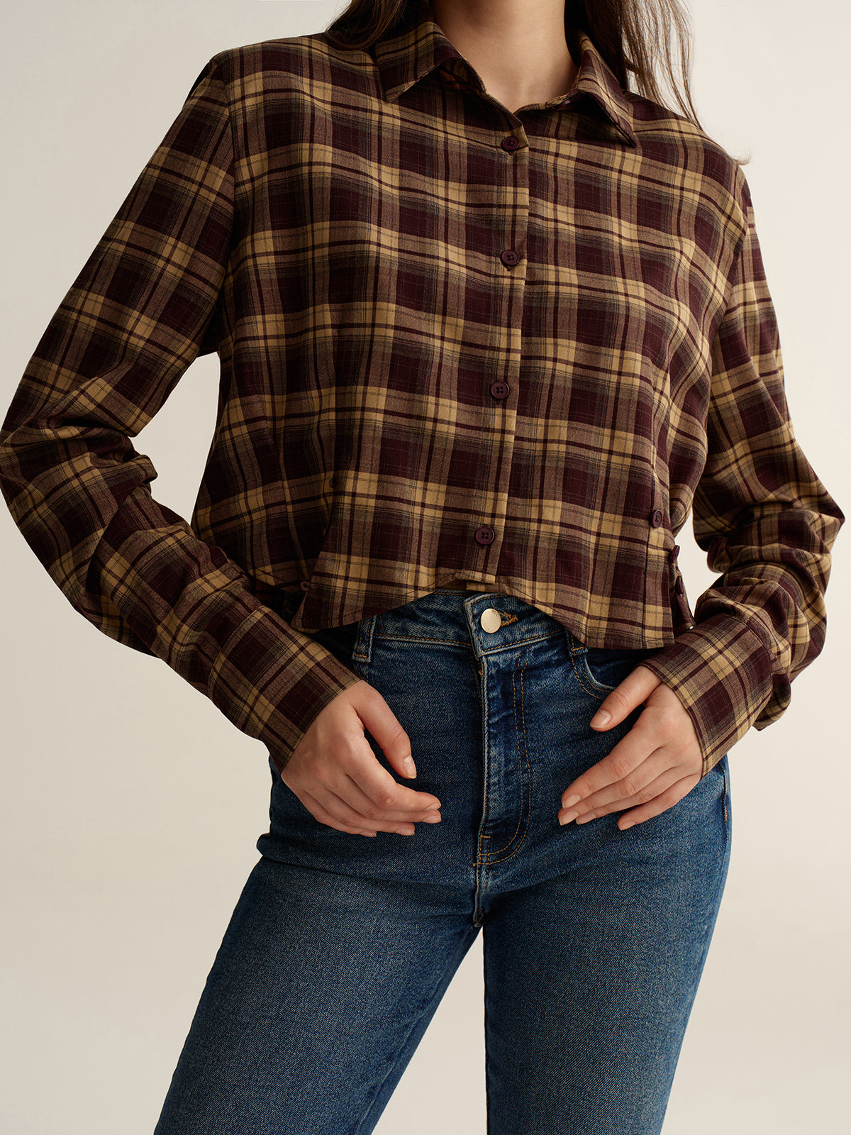 Chemise courte à carreaux boutonnée avec nœud