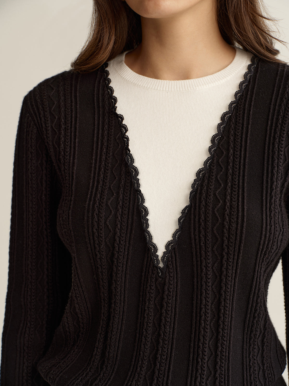 Pull bicolore 2 en 1 avec liseré en dentelle