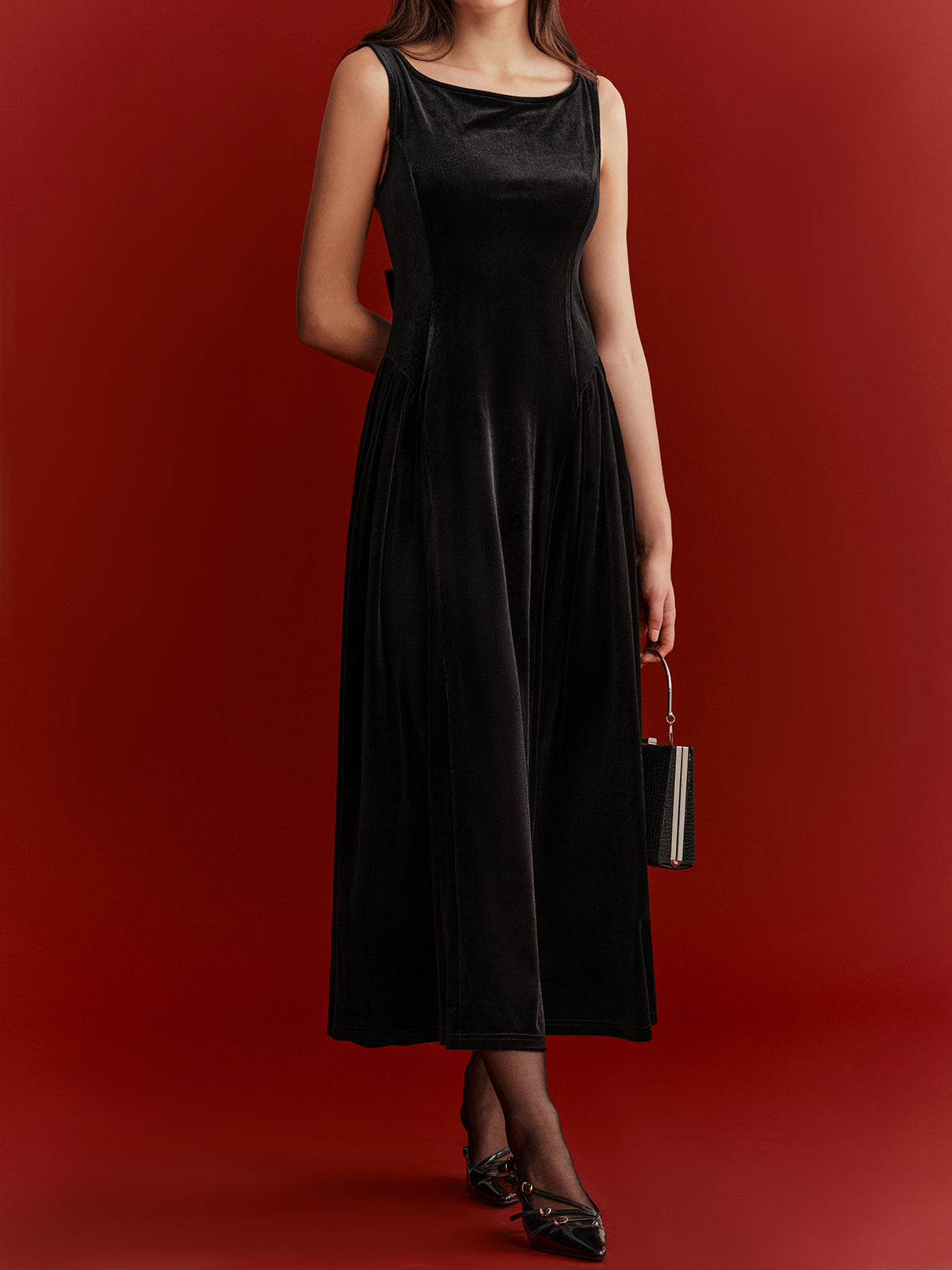 Maxikleid aus Samt mit Netzrücken und Schleifendetail