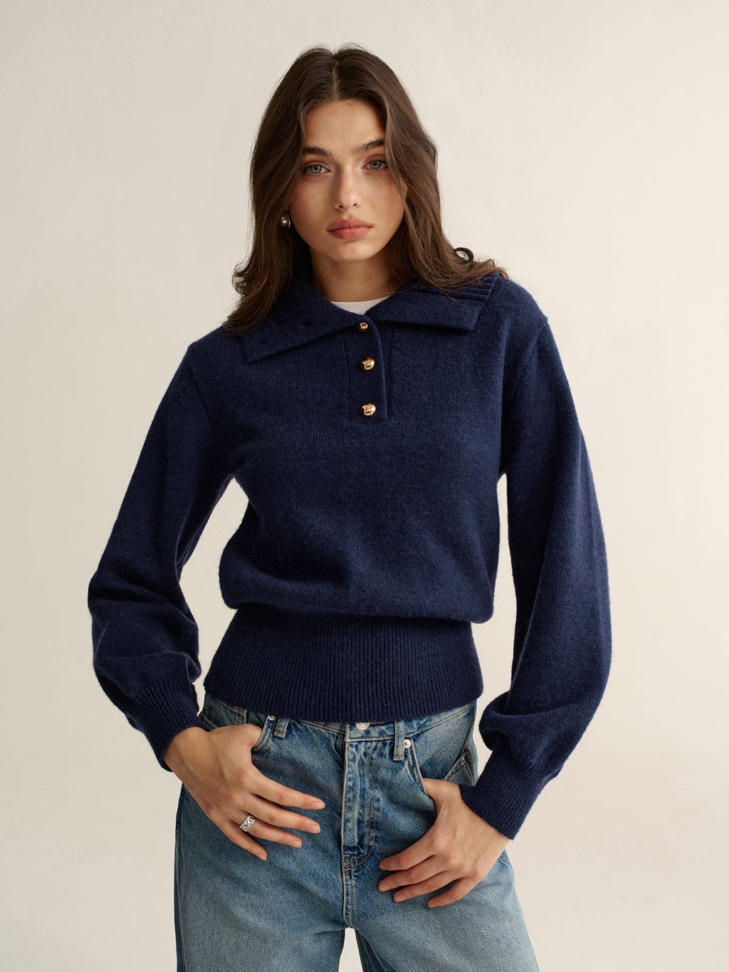 Polo-Pullover mit Metallknöpfen
