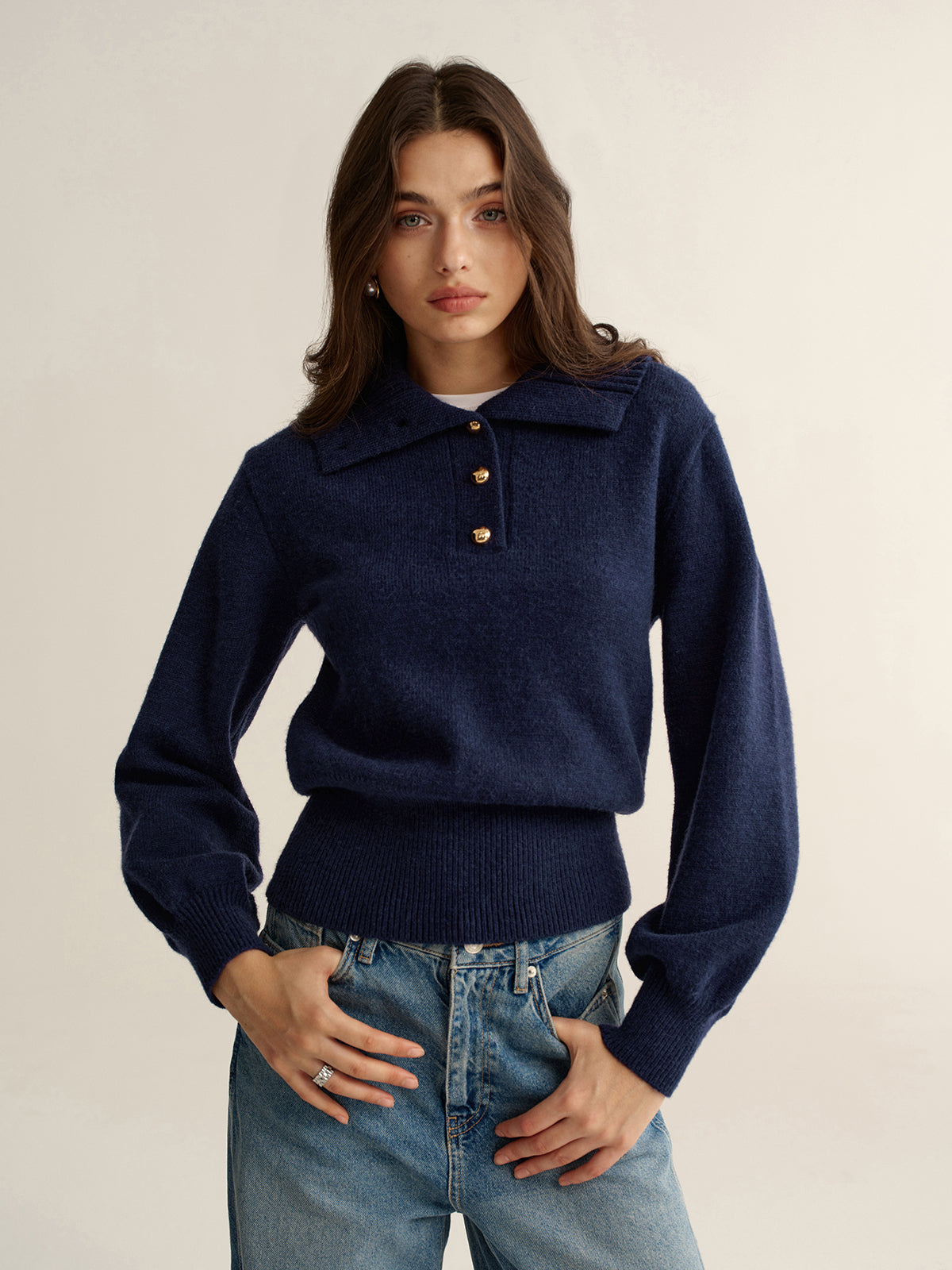 Polo-Pullover mit Metallknöpfen