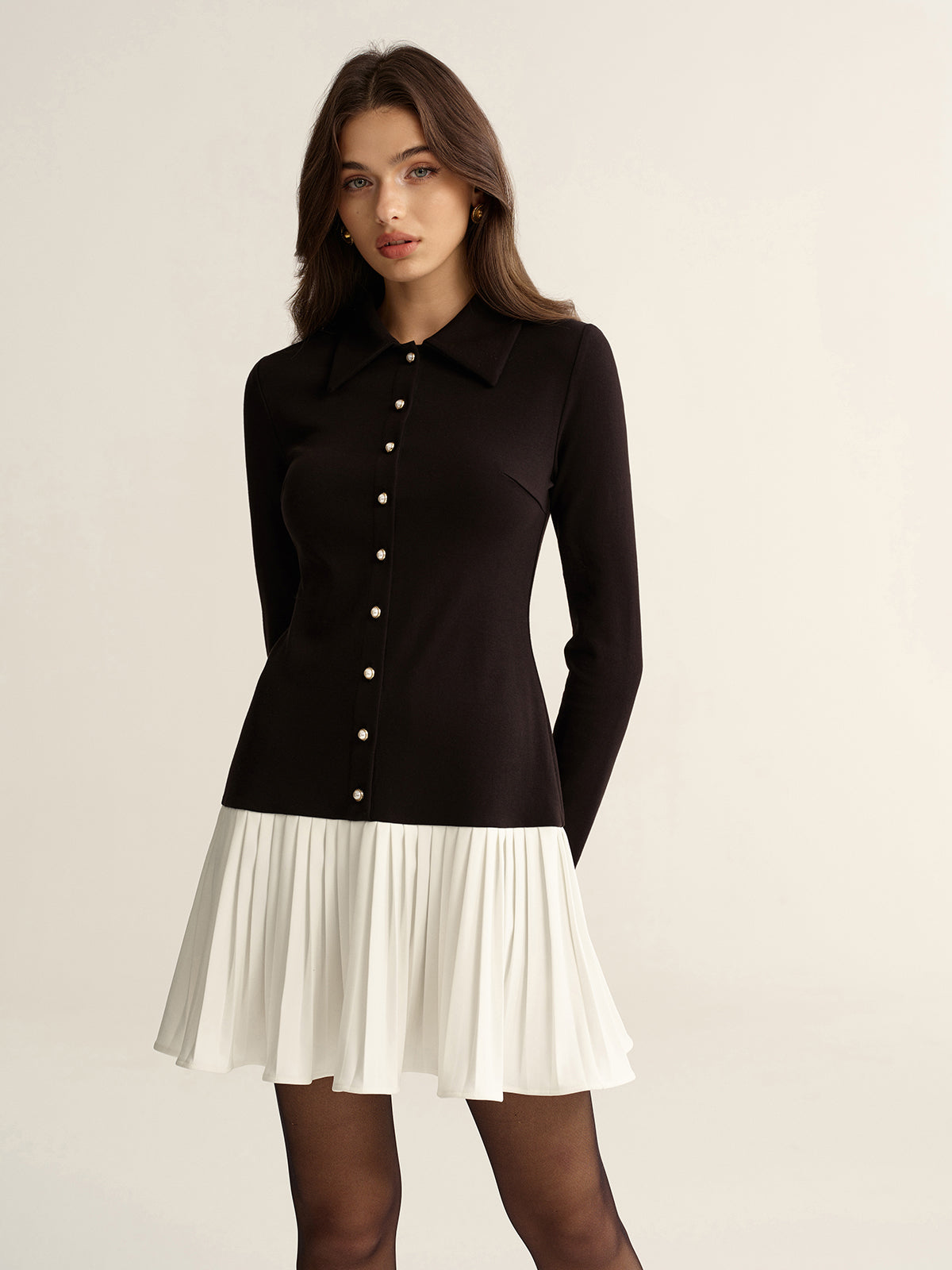 Mini-Kleid mit Hemdkragen, Kontrast-Faltenrock
