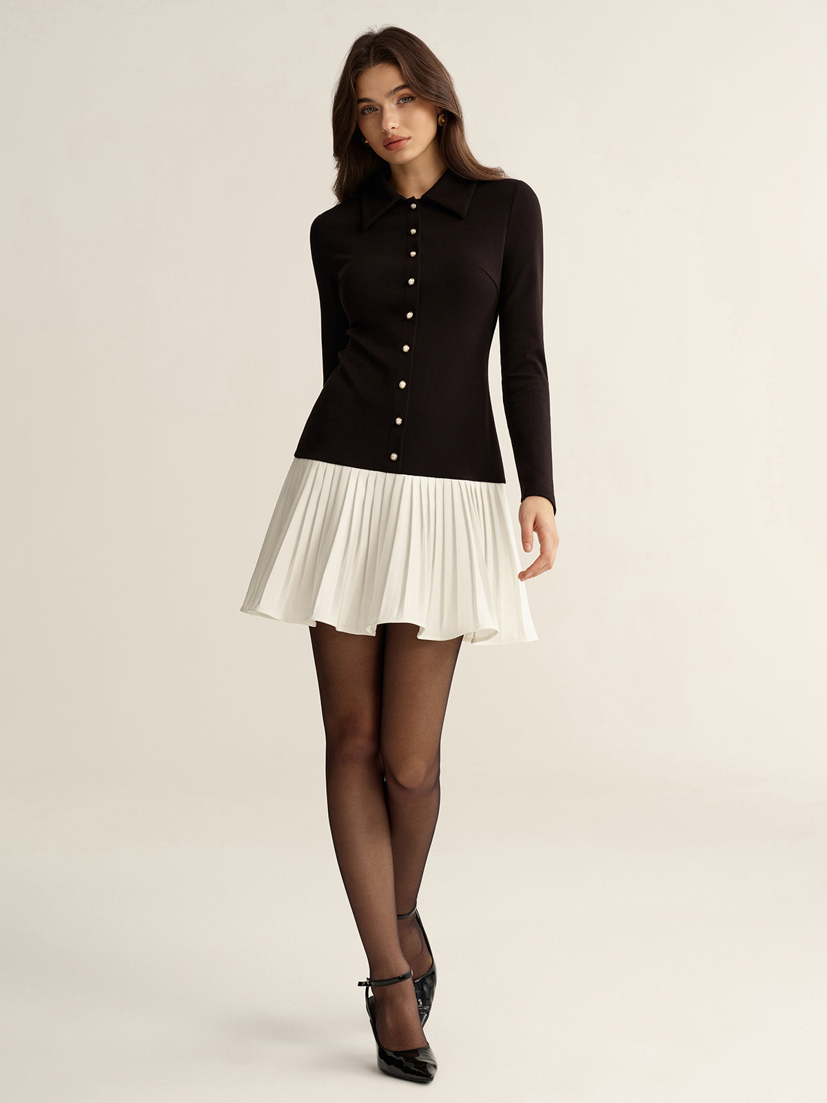 Mini-Kleid mit Hemdkragen, Kontrast-Faltenrock