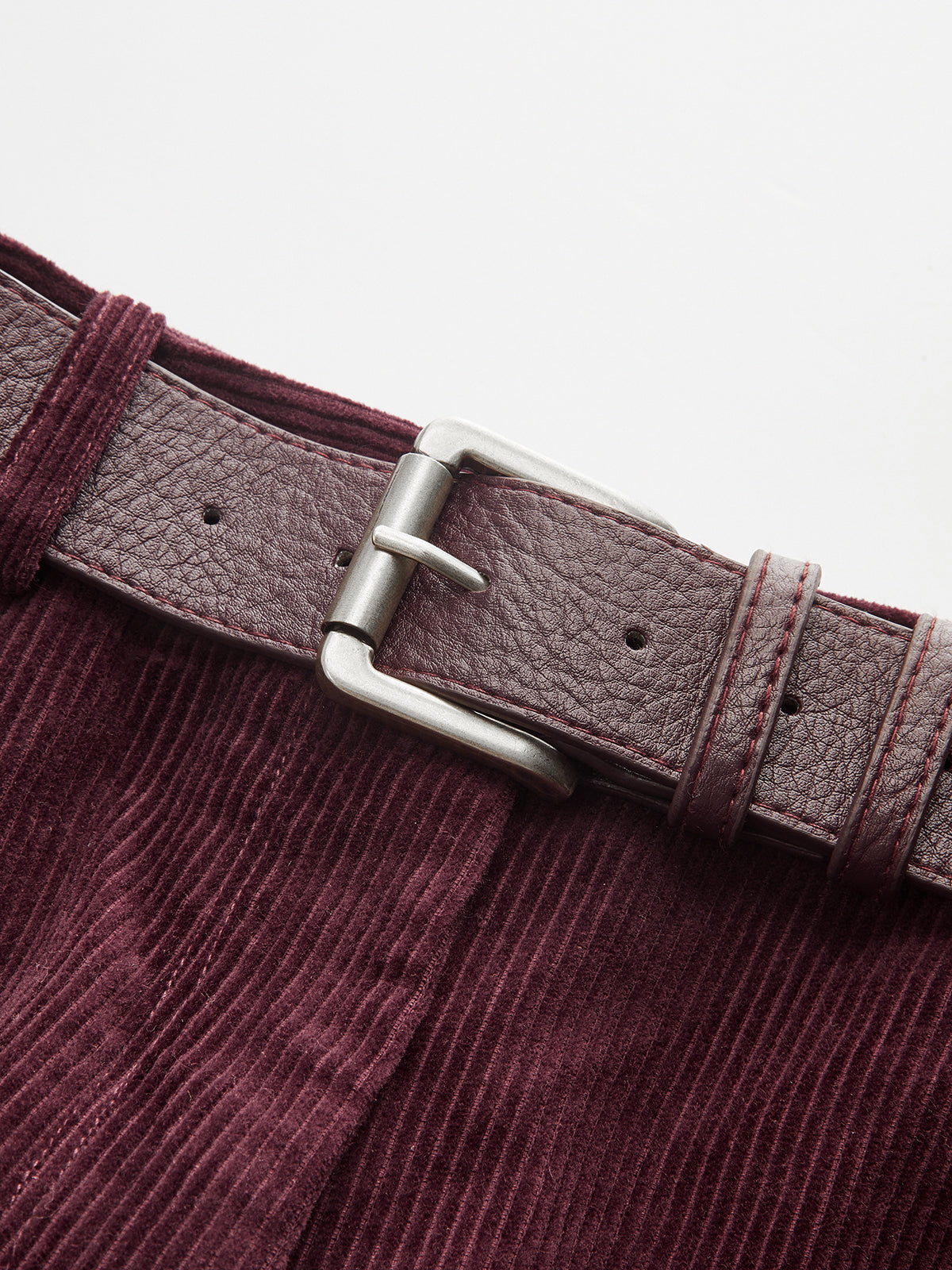 Pantalon droit en velours côtelé ceinturé