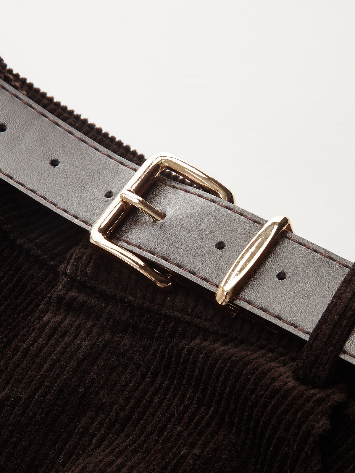 Pantalon large en velours côtelé avec ceinture
