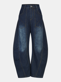 Jeans mit gebogenem Bein und mittlerer Bundhöhe