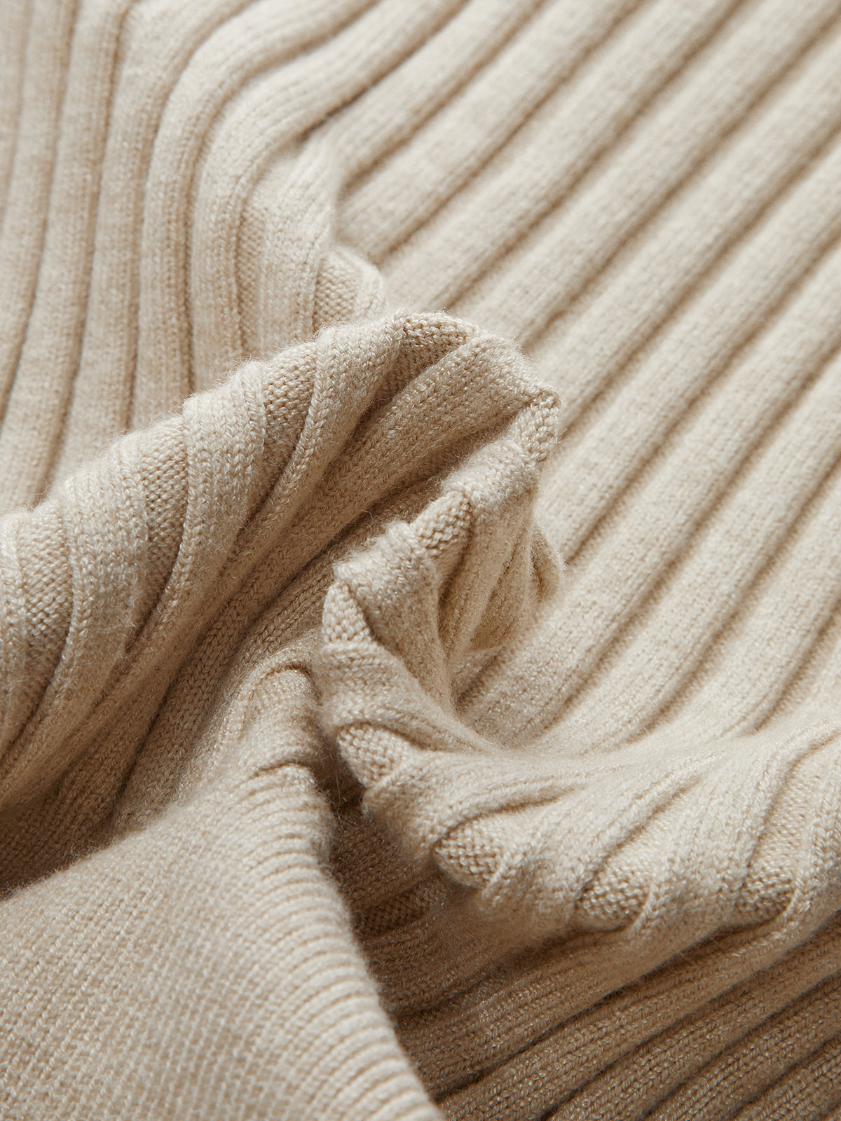 Cardigan en maille côtelée boutonné avec écharpe