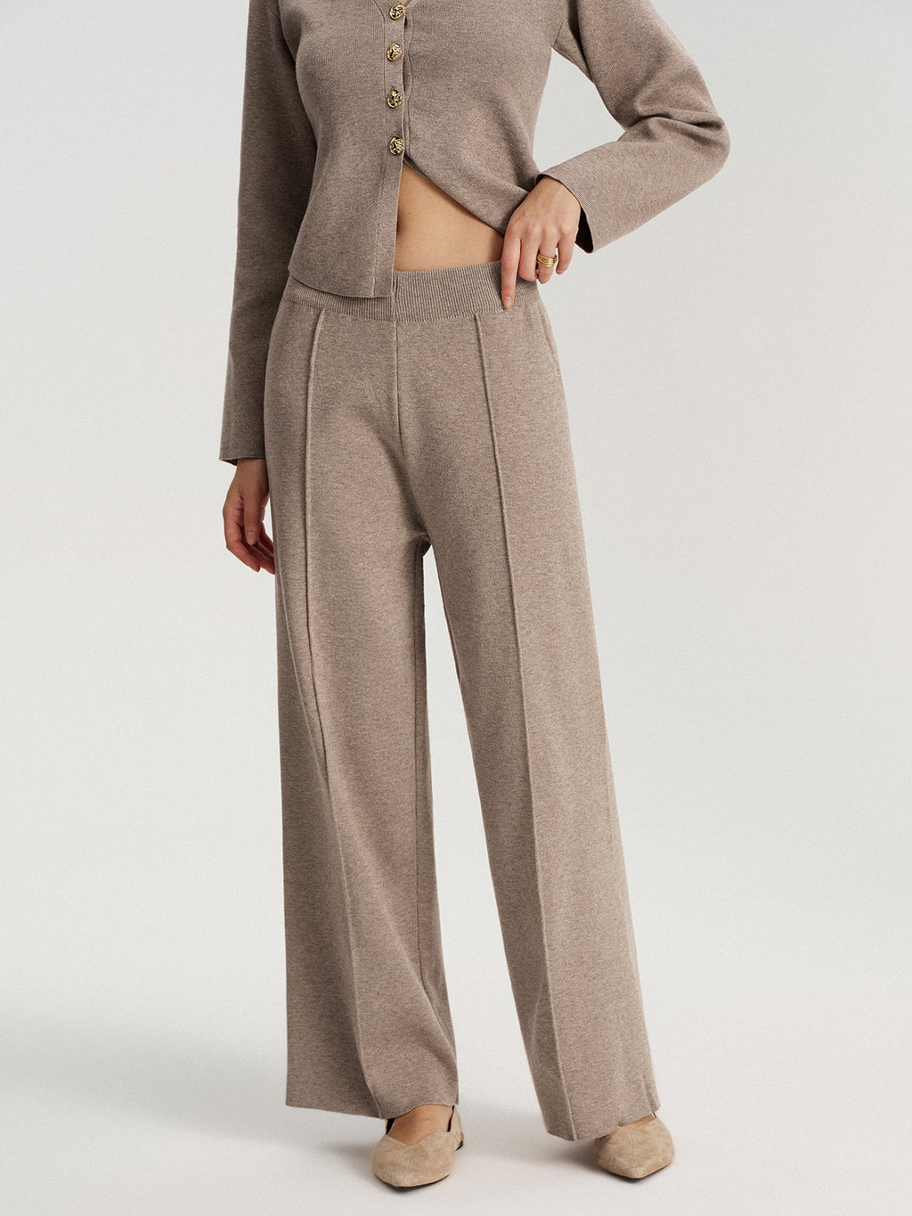 Hoch geschnittene Strickhose mit weitem Bein
