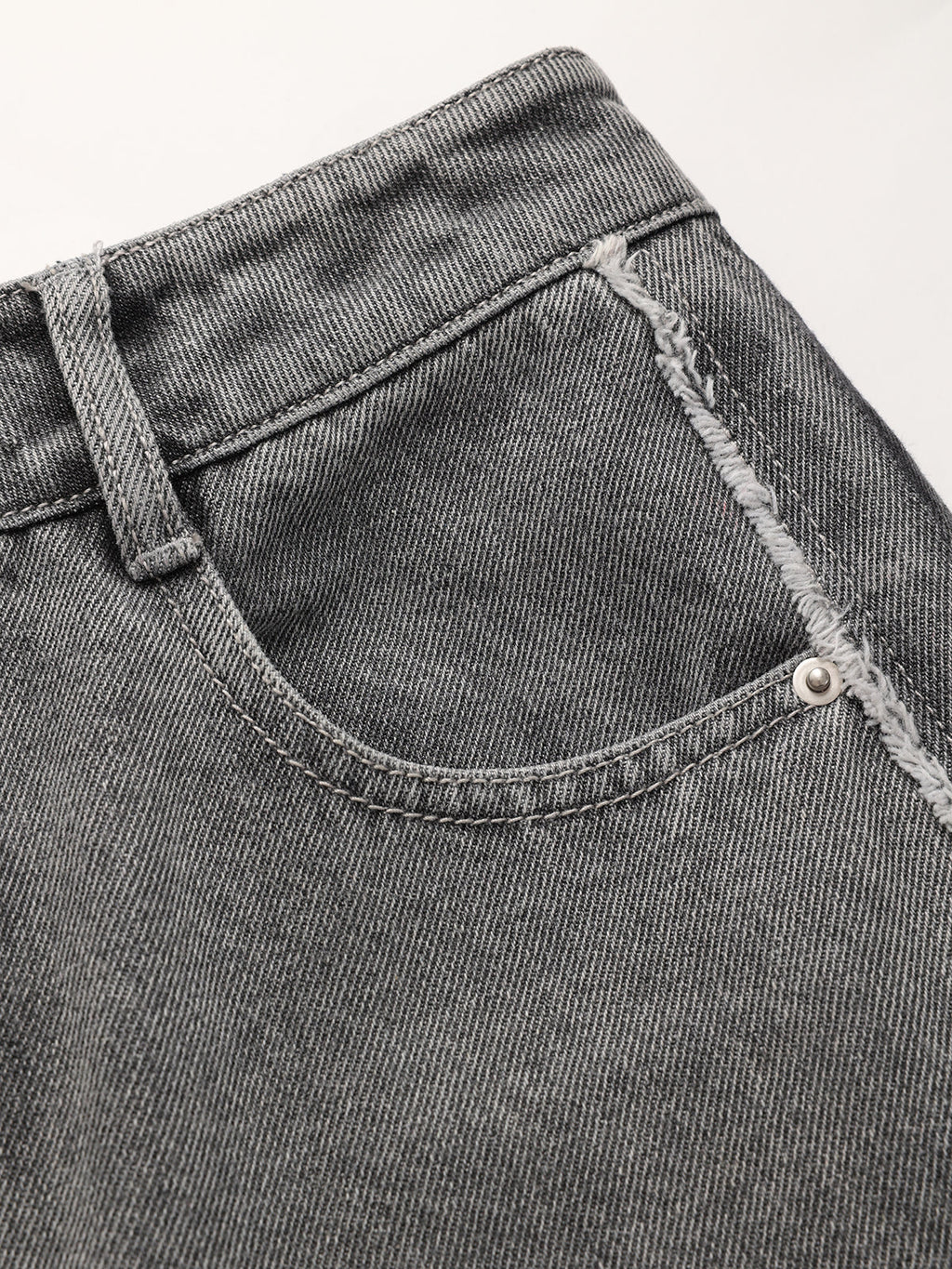 Jeans mit Seitenstreifen und weitem Bein