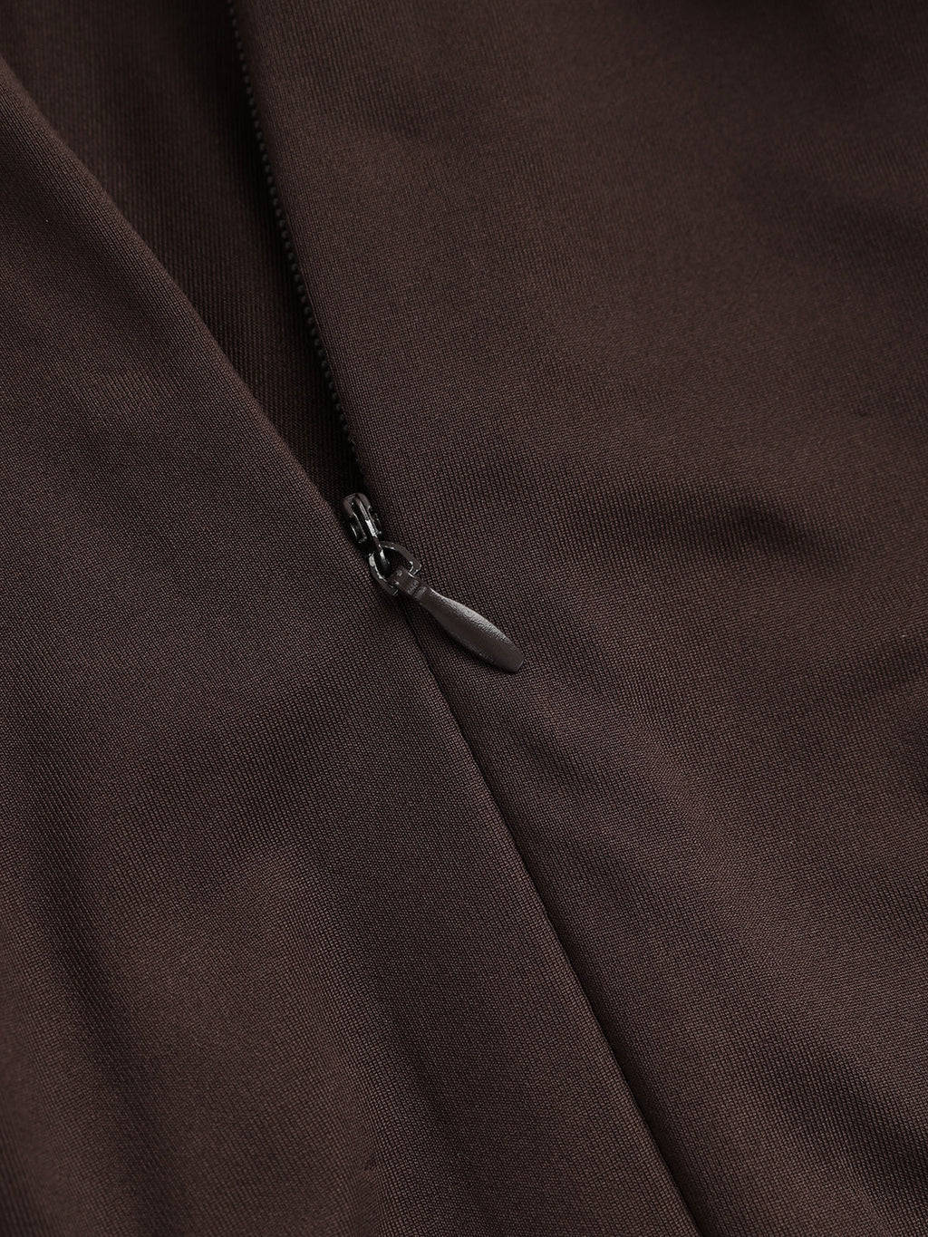 Langärmeliges Maxikleid mit geraffter Taille und Meerjungfrauen-Schnitt