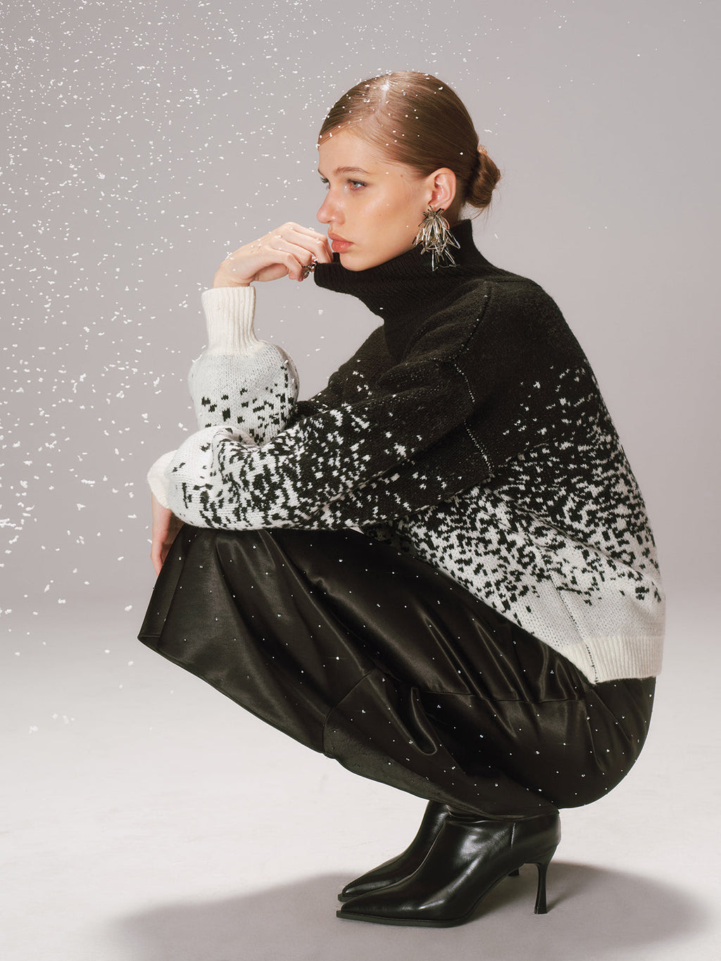 Pullover mit Farbverlauf aus Wollmischung und Rollkragen