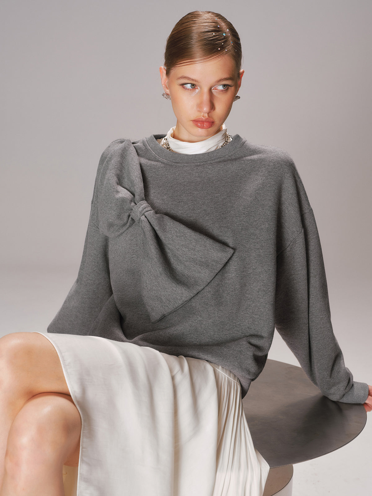 Übergroßes Rundhals-Sweatshirt mit Schleife