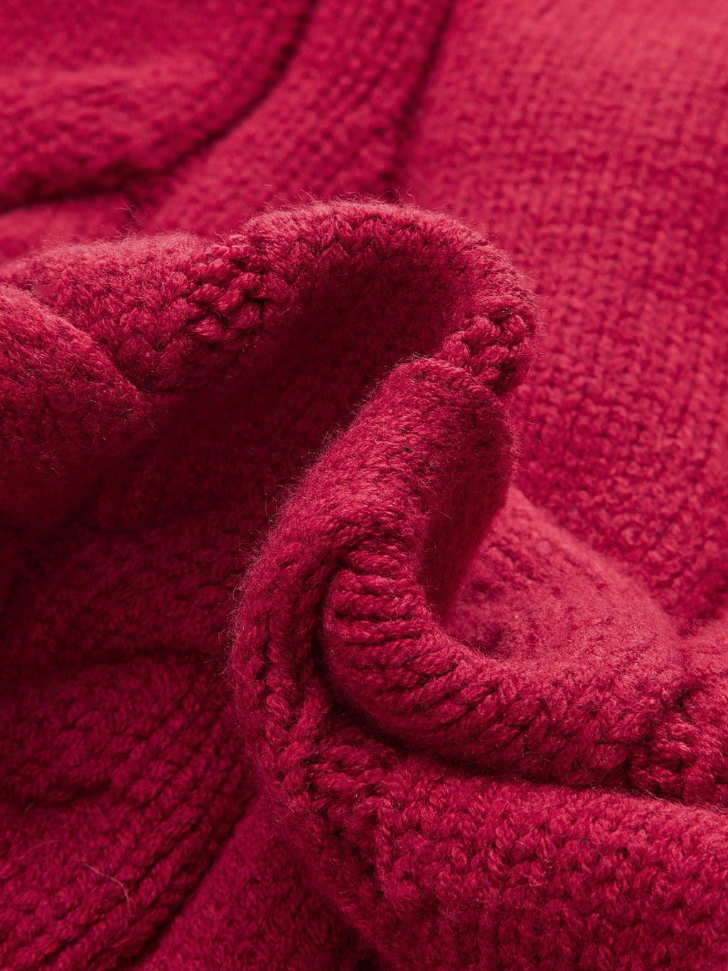 Chandail ceinturé à col roulé et manches courtes en tricot torsadé