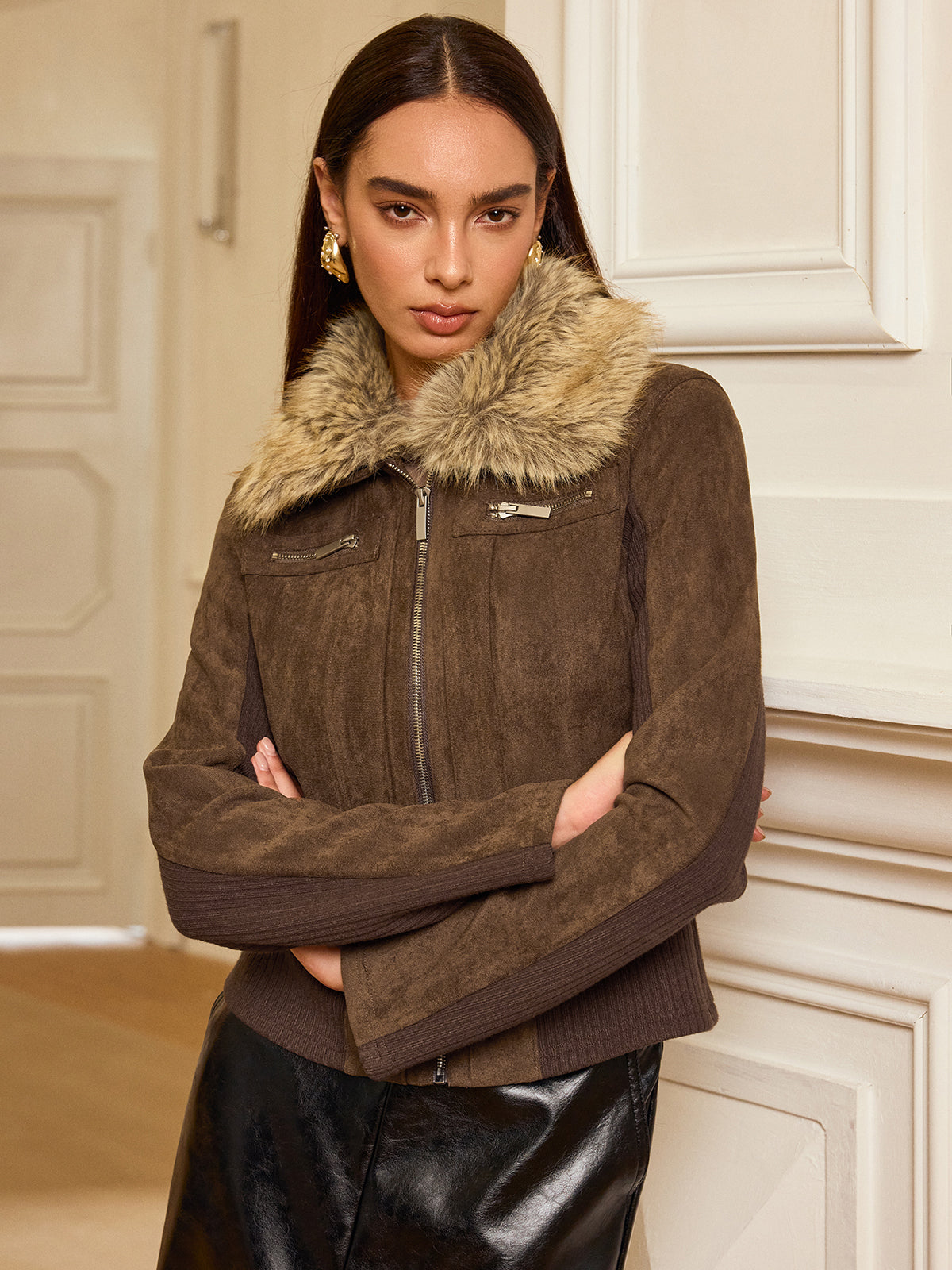 Wildlederimitatjacke mit Strickpaneel und Kunstfellkragen