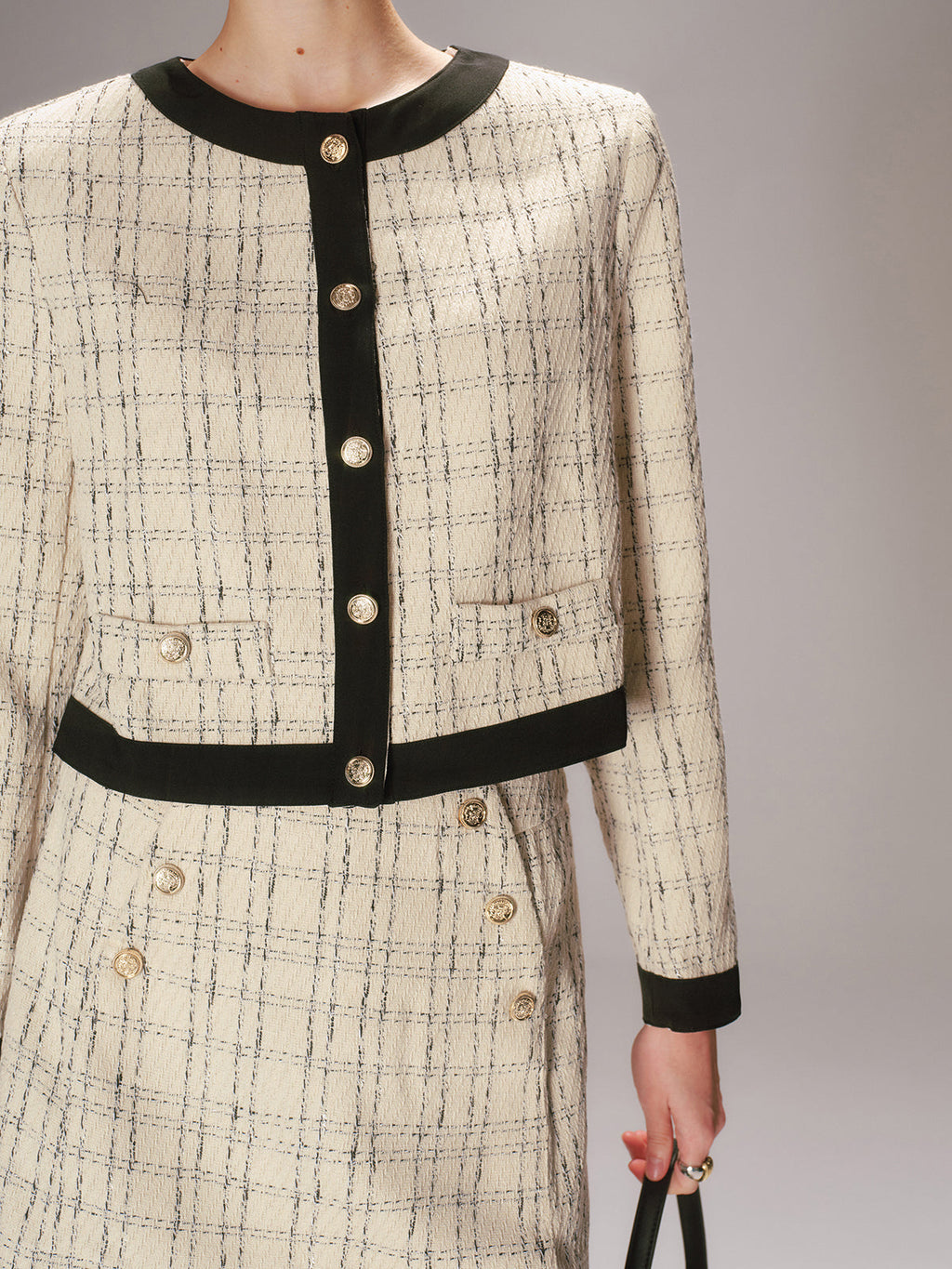 Ensemble veste en tweed à liseré contrastant et short