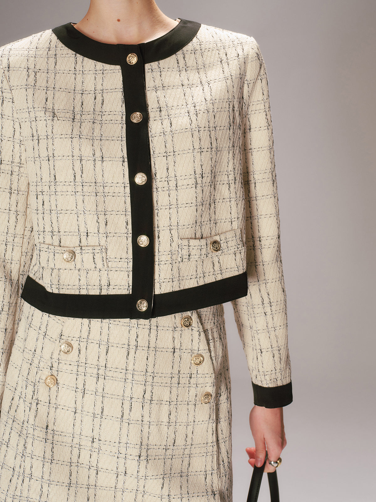Ensemble veste en tweed à liseré contrastant et short