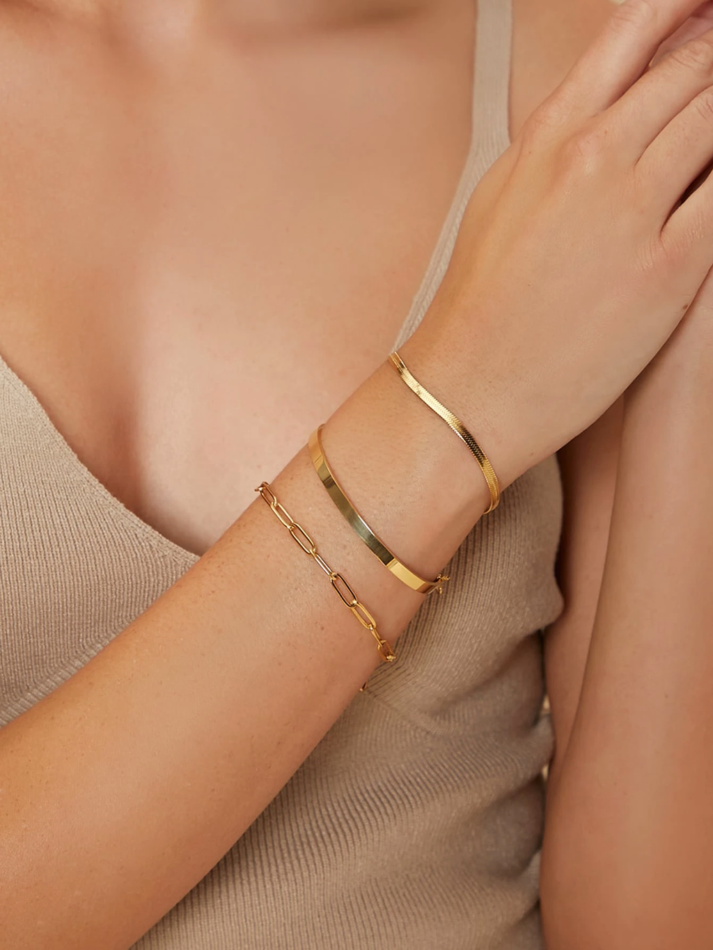 3-teiliges Armband-Set mit geometrischer Kette