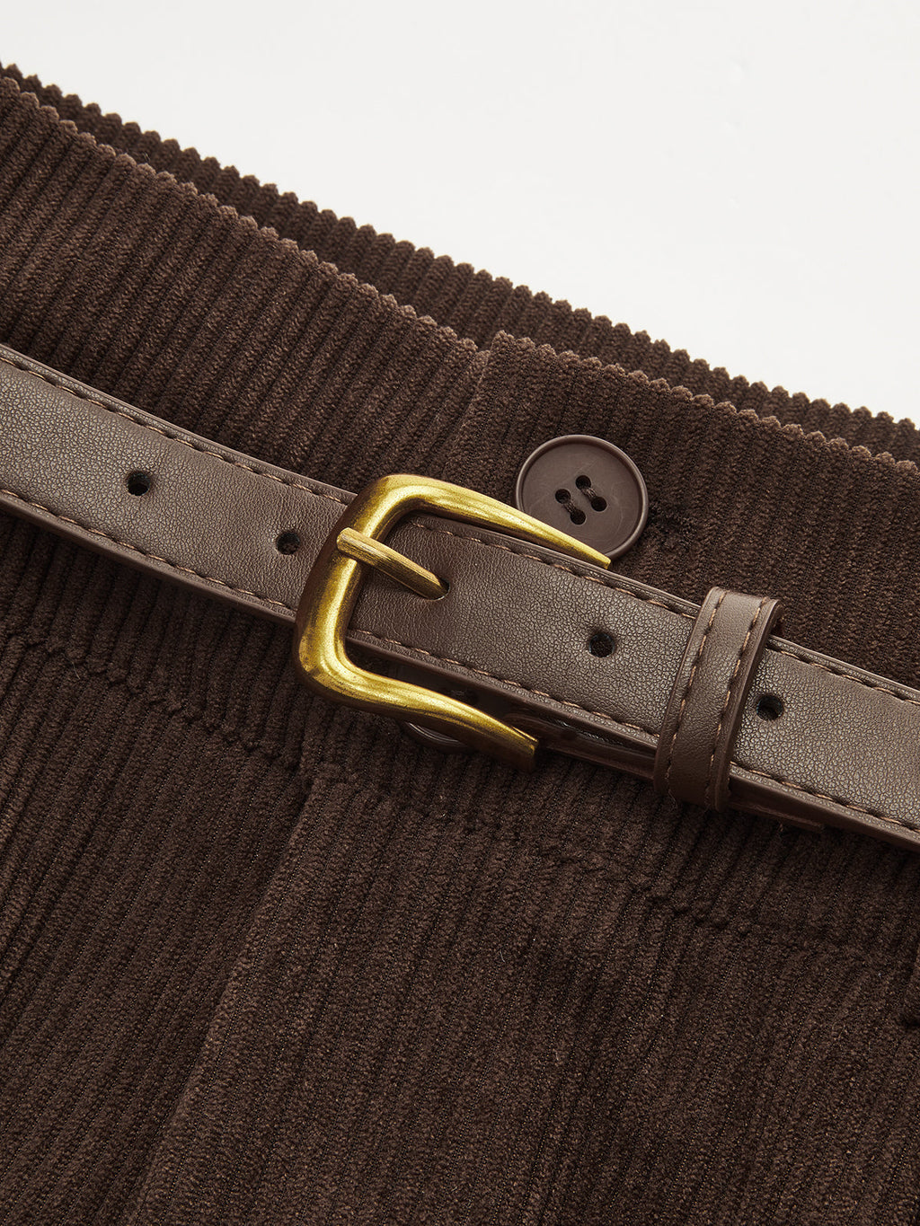 Gürtelhose aus Cord mit hoher Taille