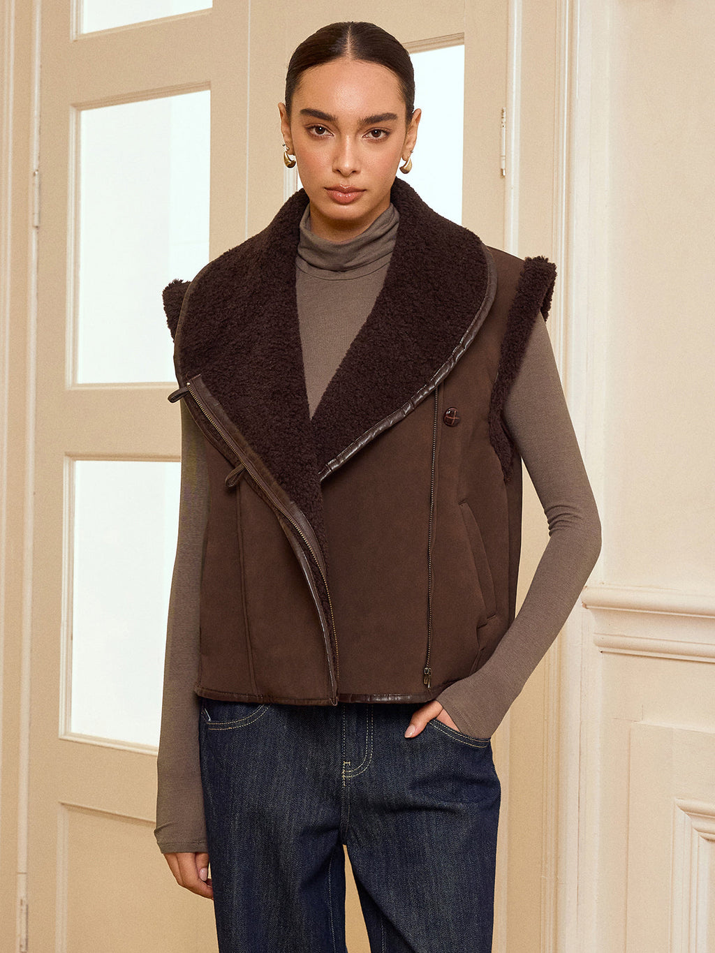 Gilet en peau lainée zippé à col
