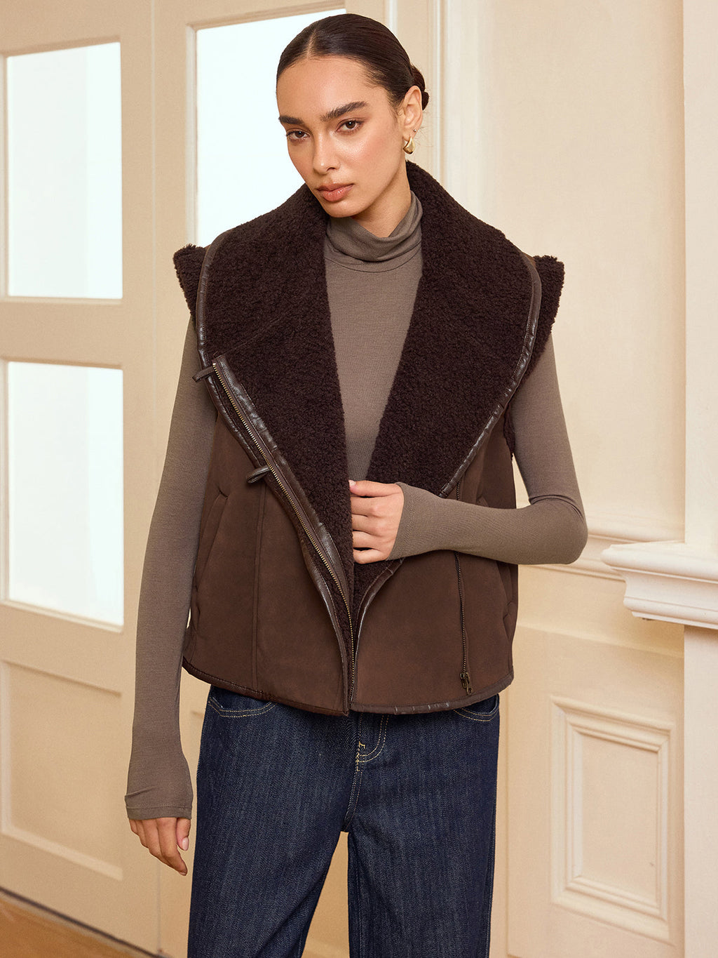 Gilet en peau lainée zippé à col