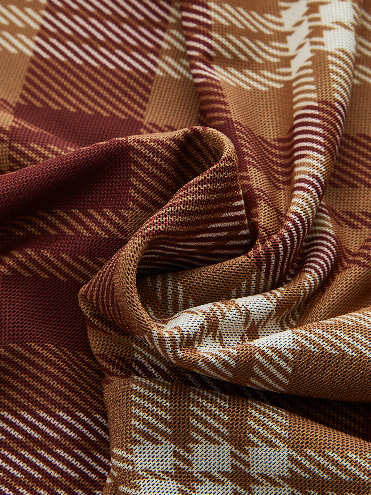 Kariertes Mesh-Maxikleid mit langen Ärmeln