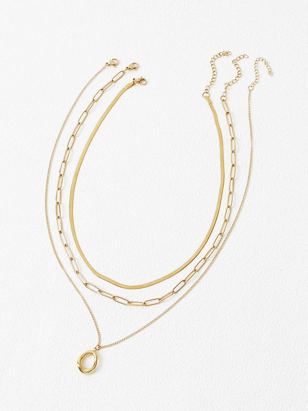 Collier chaîne doré à plusieurs rangs