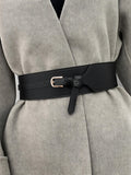 Large ceinture en similicuir avec boucle dorée
