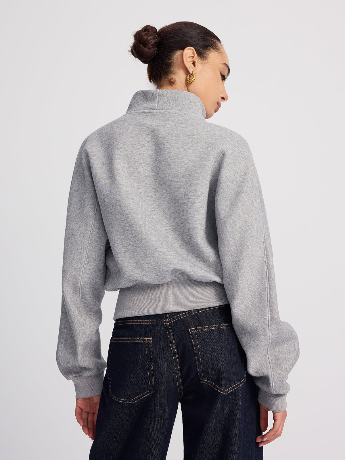 Übergroßes bauchfreies Sweatshirt mit halbem Reißverschluss
