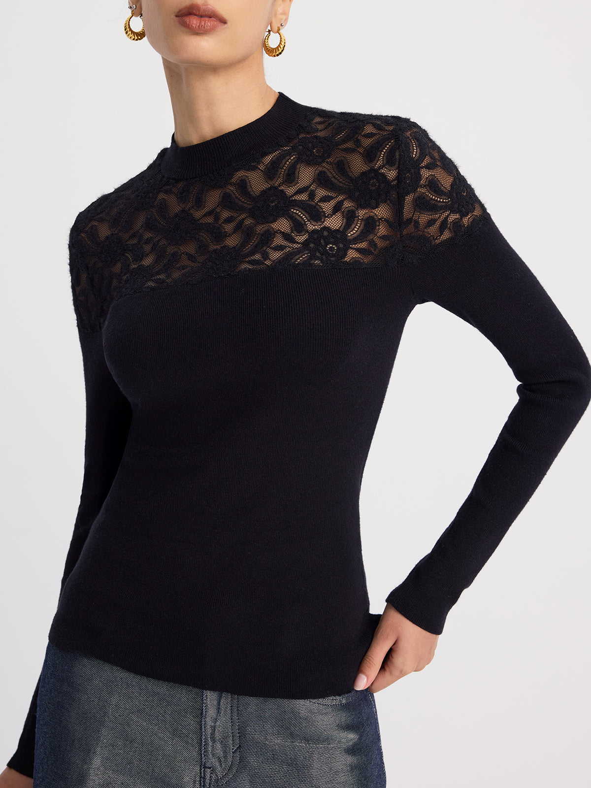 Strickpullover mit transparenten Spitzeneinsätzen