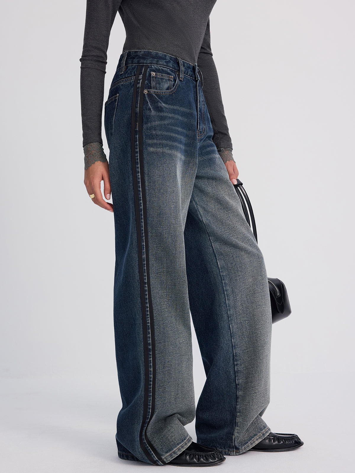Weite Jeans aus verwaschenem Denim