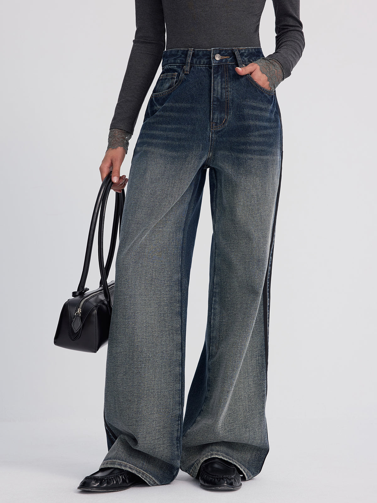 Weite Jeans aus verwaschenem Denim